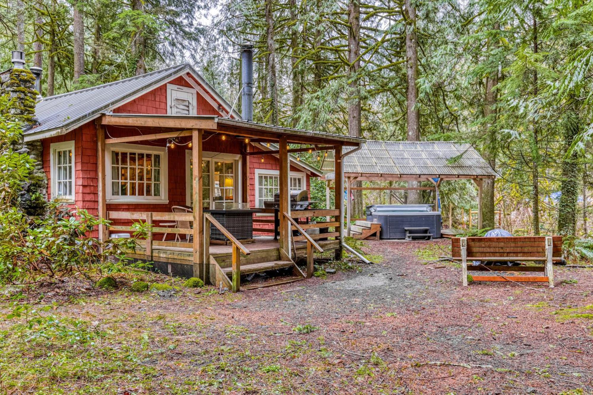 The Cedars Cabin Welches Eksteriør billede
