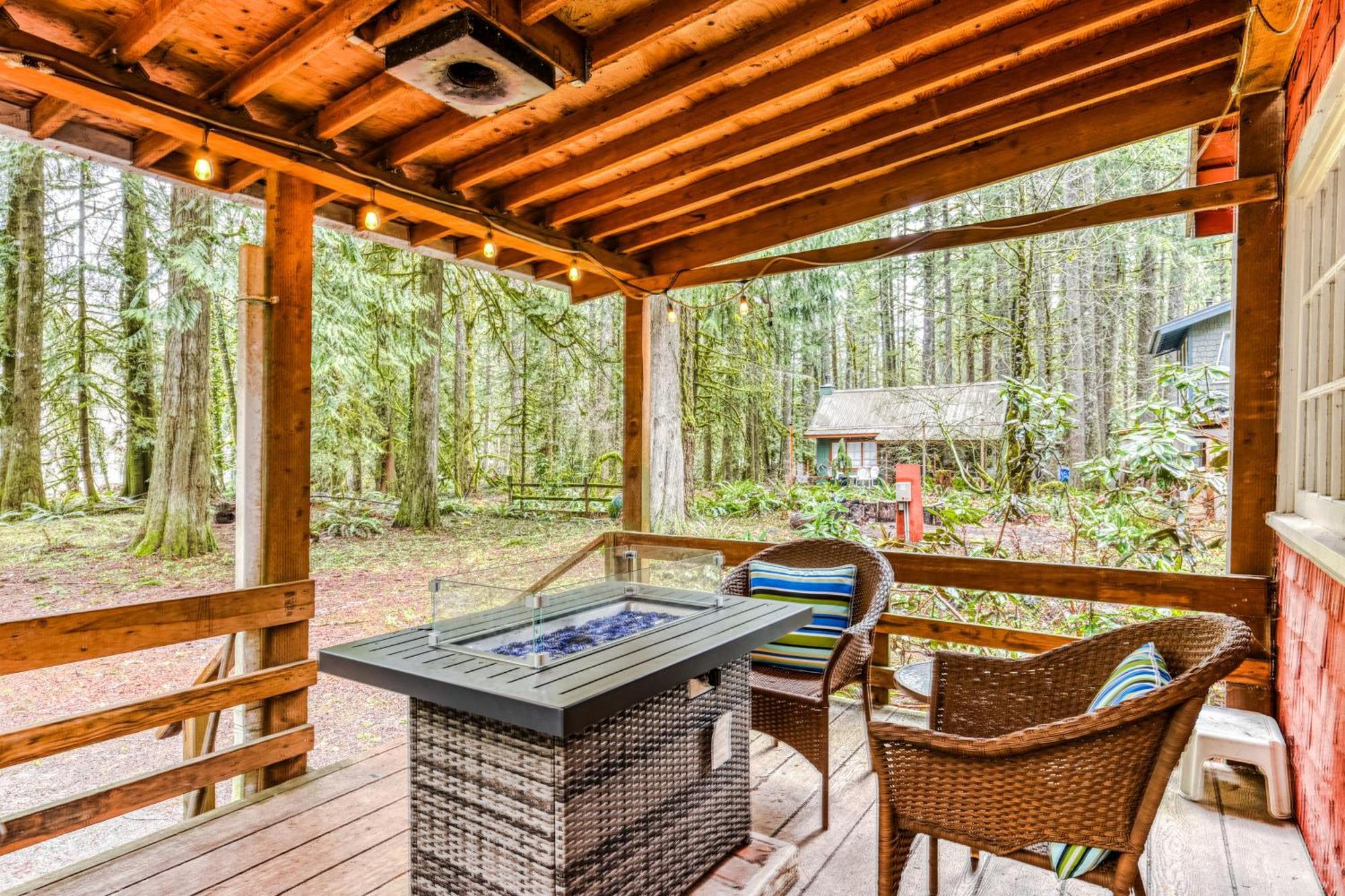 The Cedars Cabin Welches Eksteriør billede